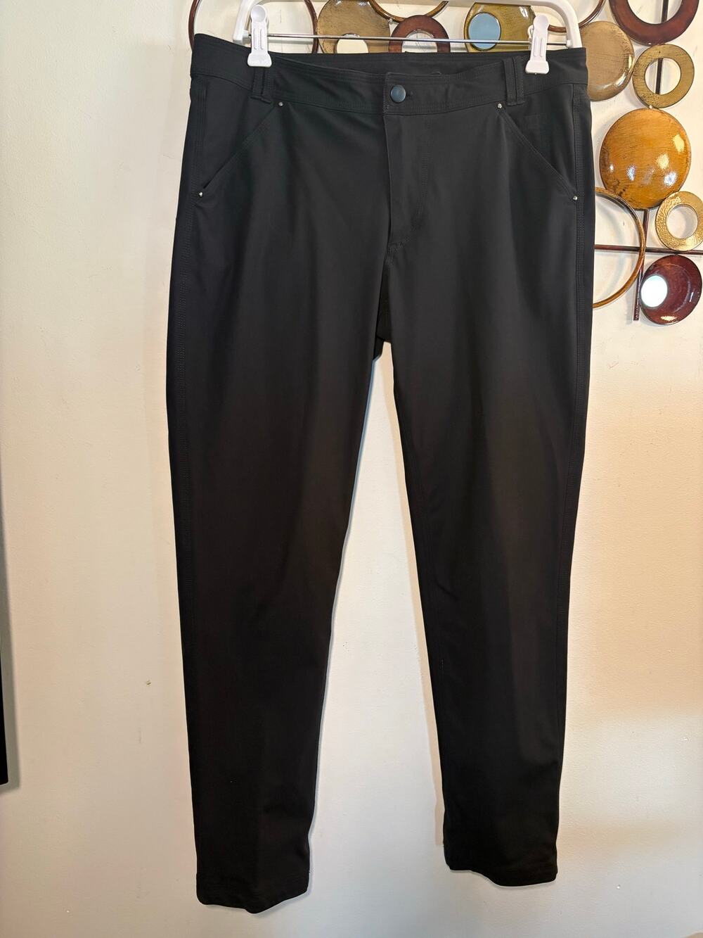 Lululemon women's black trouser pants size 8